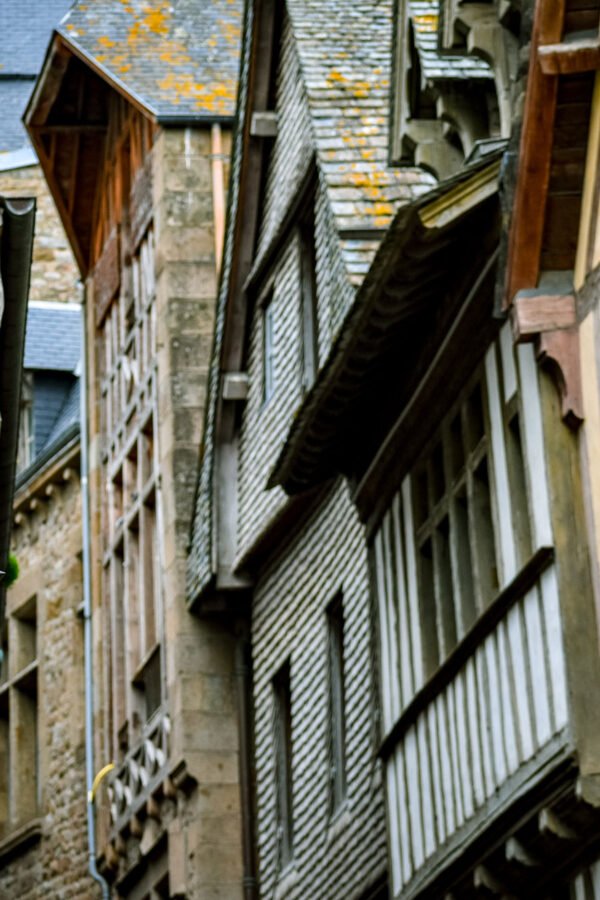 detail-of-street-and-houses-inside-of-mont-saint-michel
